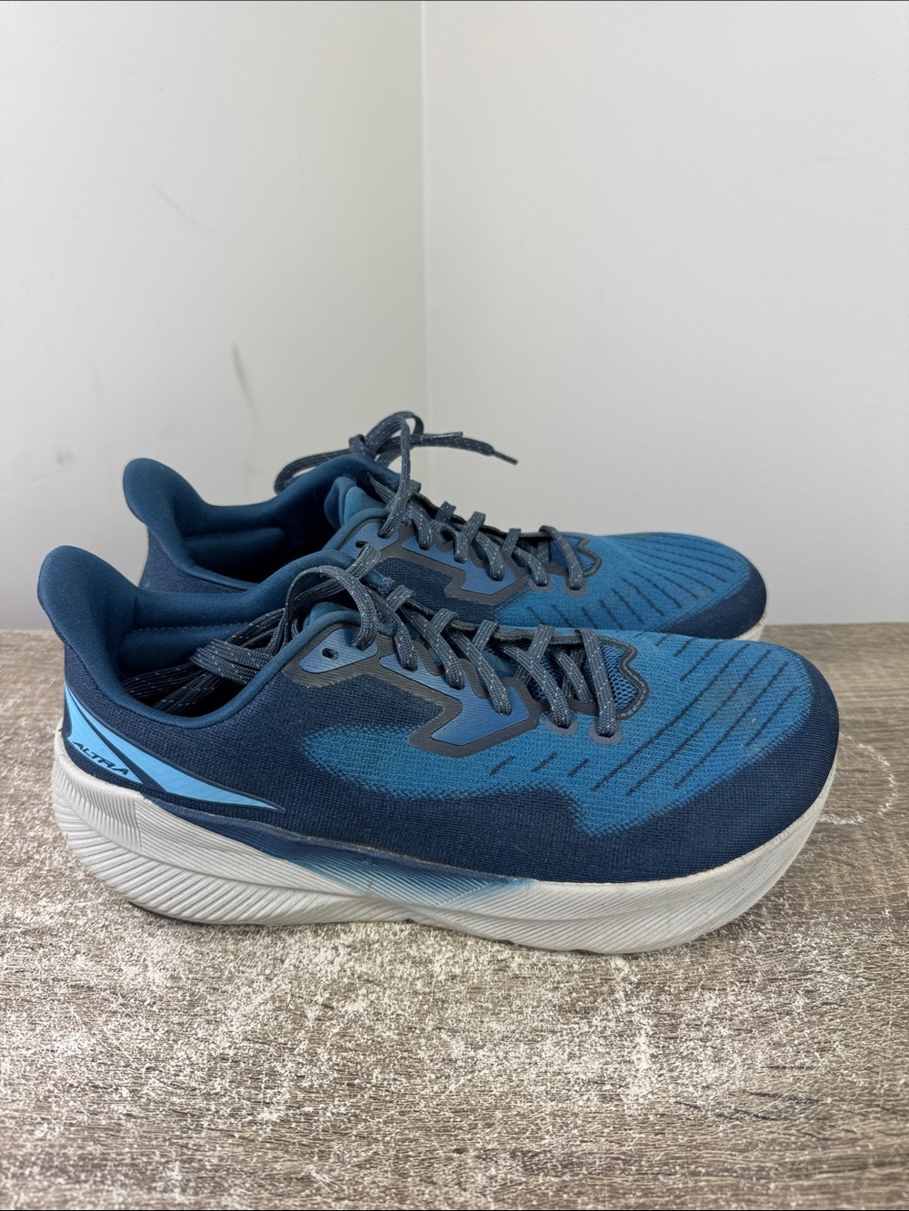 Altra experience flow men’s size 10 blue gray running walking shoe